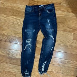 Mid waist ripped jeans